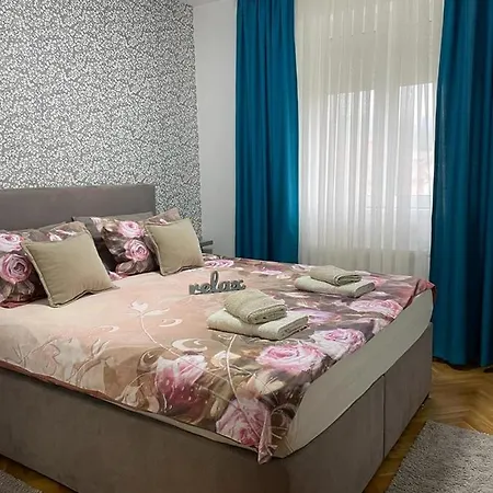 Miniki Apartment