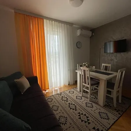 Miniki Apartment *